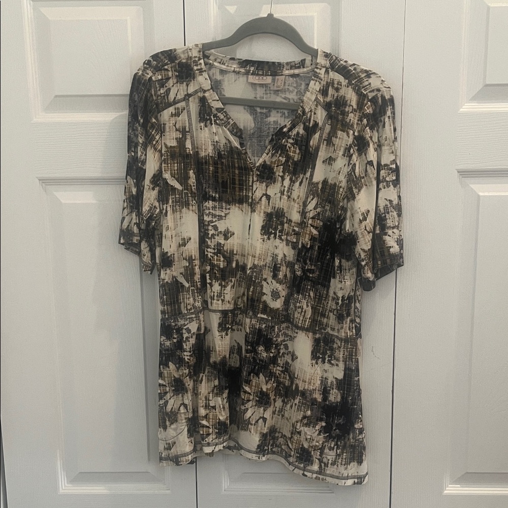 LOGO by Lori Goldstein Black and Cream Blouse